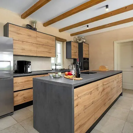 Rapavel Nyaraló Višnjan